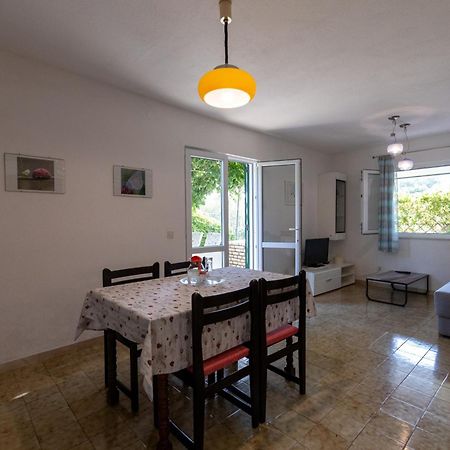 Apartments By The Sea Mudri Dolac, Hvar - 582 Vrboska Exterior photo