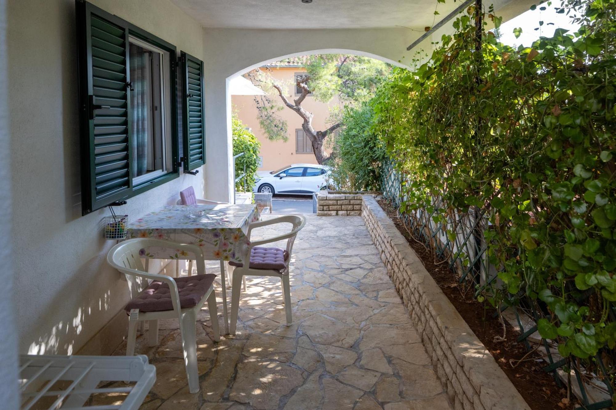Apartments By The Sea Mudri Dolac, Hvar - 582 Vrboska Exterior photo