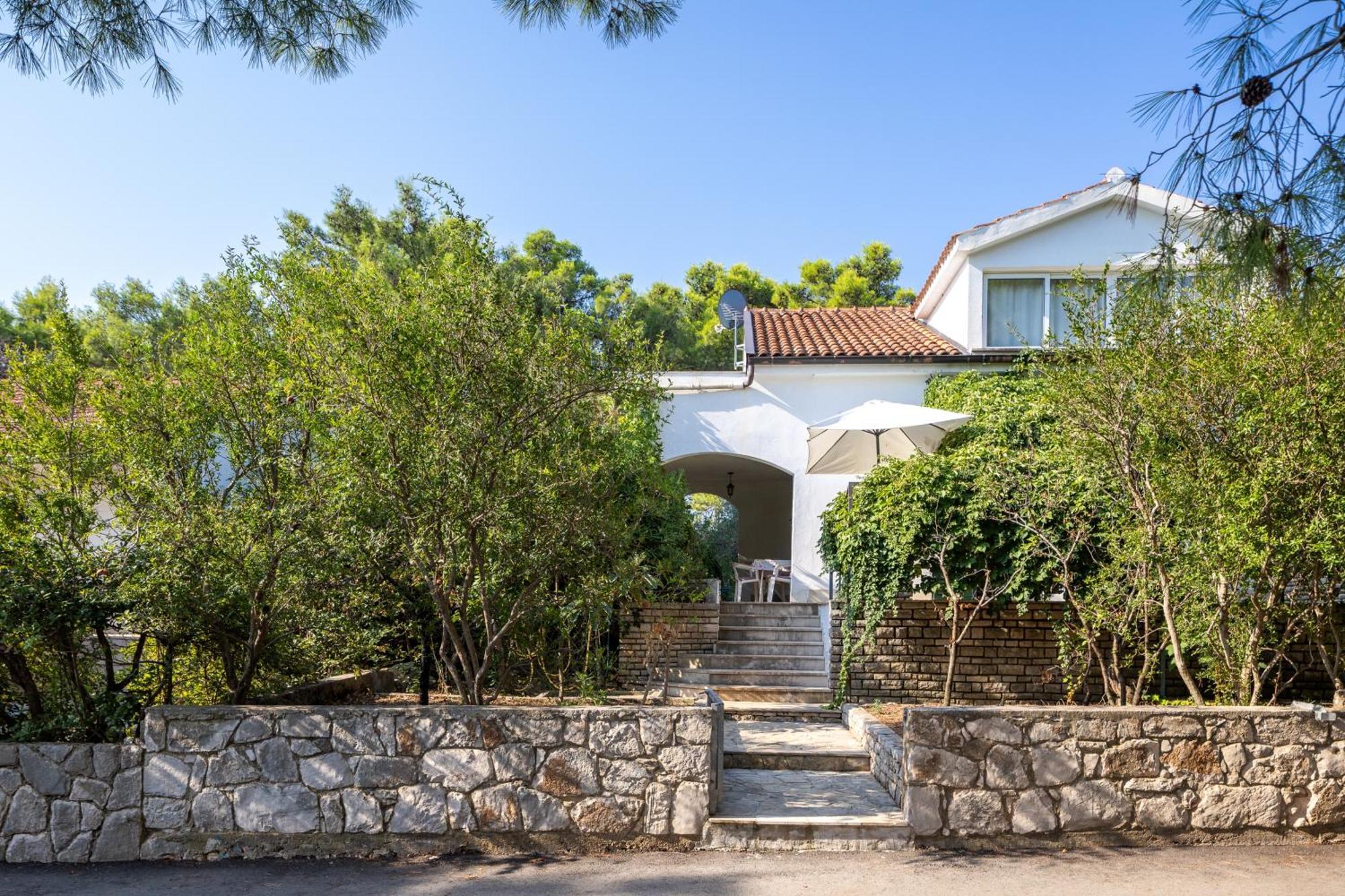 Apartments By The Sea Mudri Dolac, Hvar - 582 Vrboska Exterior photo